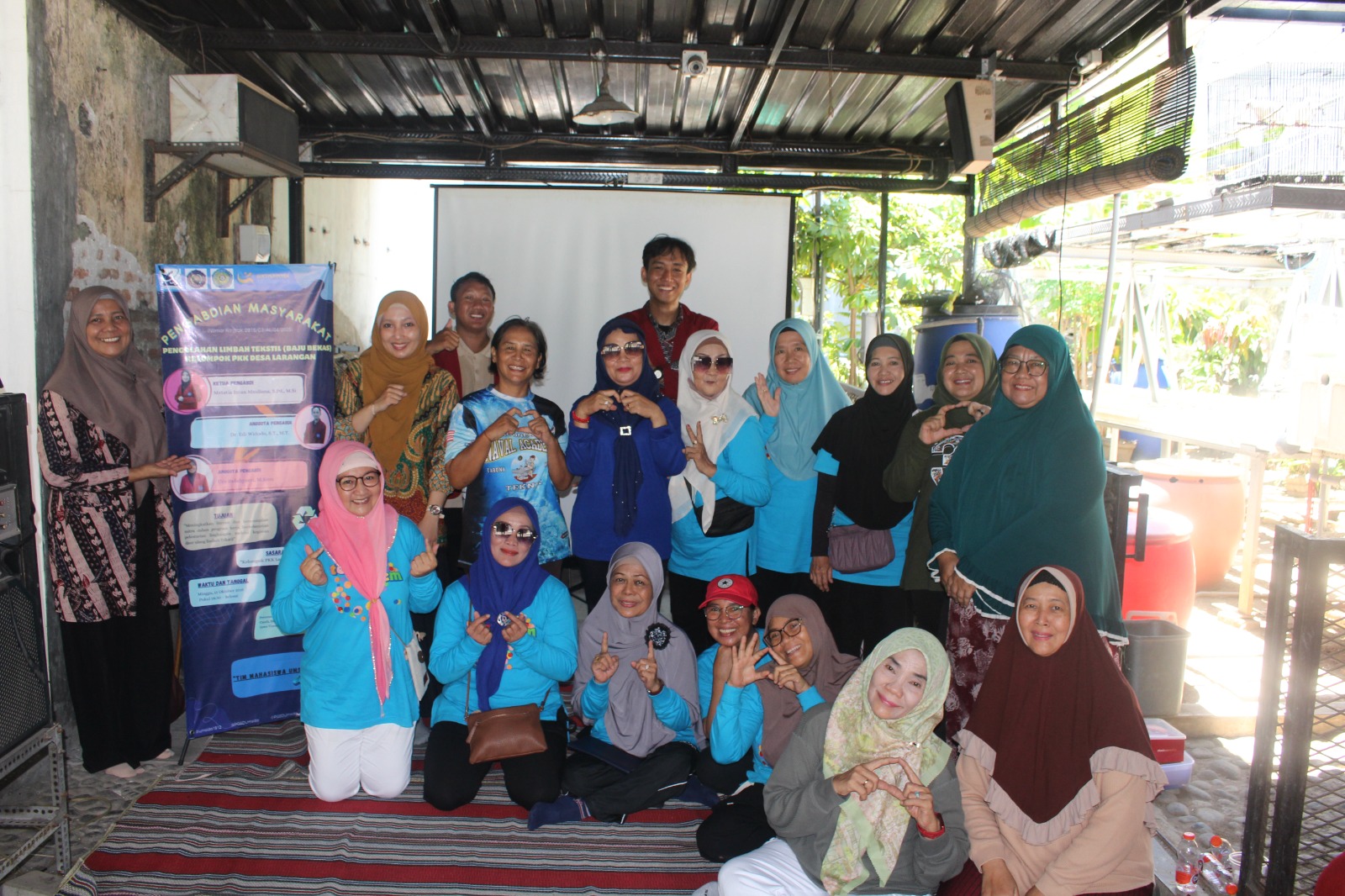 Tim Abdimas Umsida Dorong PKK Sidoarjo Kelola Limbah Baju Bekas Berbasis IoT - Foto 1